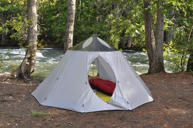 File:Mid-size Ring Trussring⢠tent.jpg