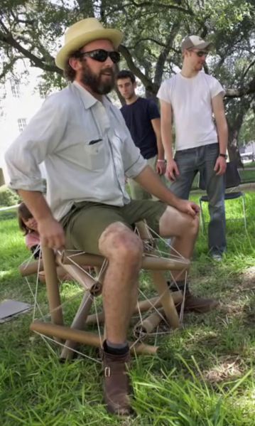 File:12 strut stool in use by Rasmussen.PNG