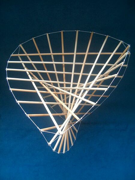 File:24 strut tetrahedron Marcelo Pars tns098.jpg