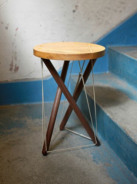 File:3 strut stool by weller.jpg