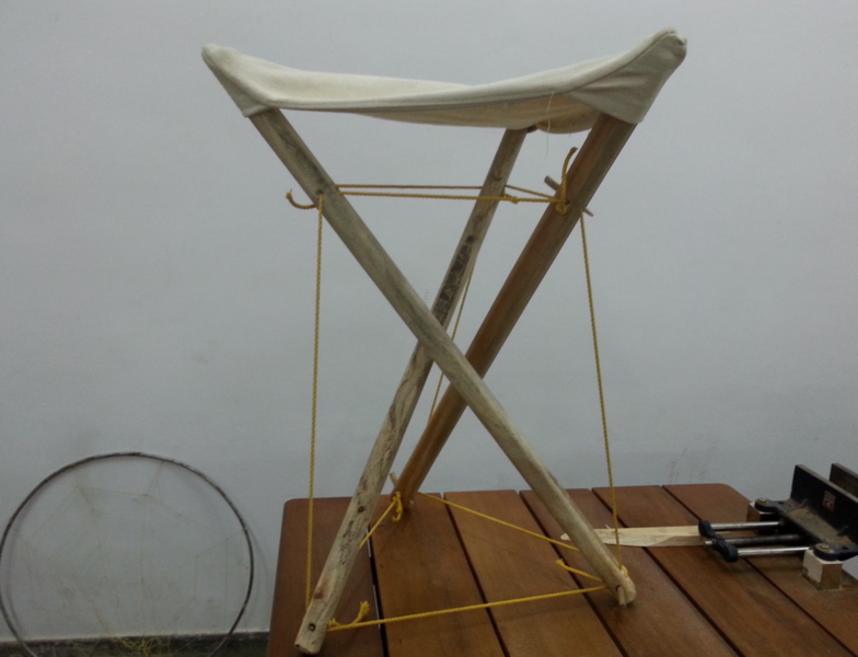 File:3 strut stool canvas by passi.PNG