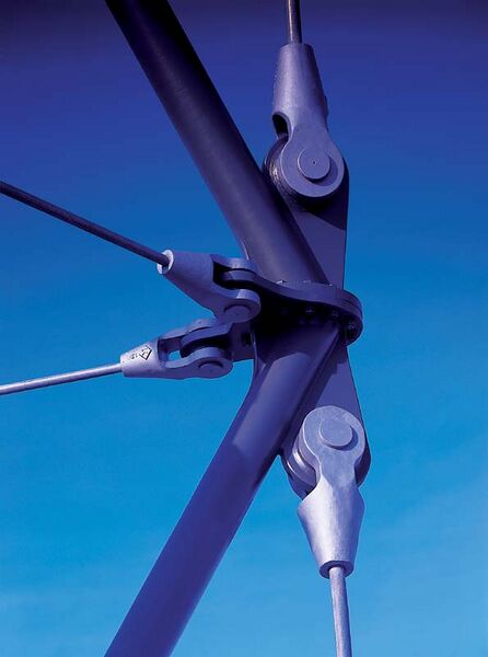 File:3x6 strut Warnow Tower closeup of node.jpg