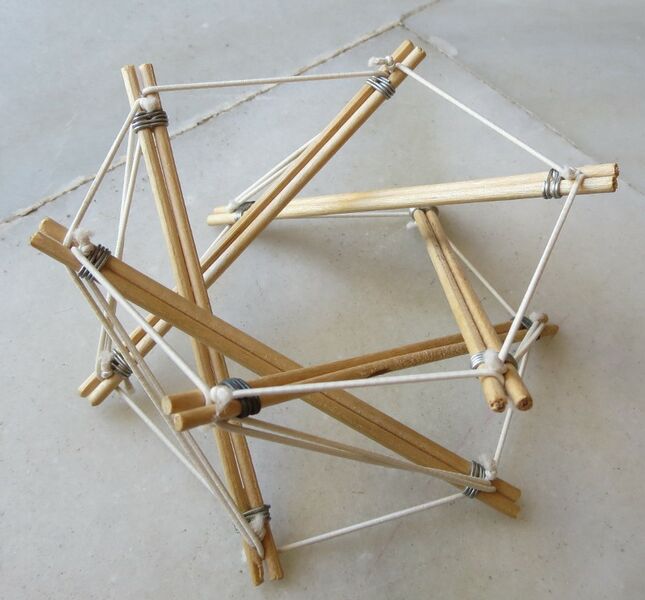 File:6 strut prism winding by Rossiter.jpg