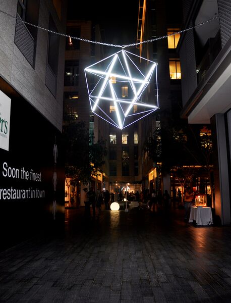 File:6 strut tensile sphere by Clar.jpg