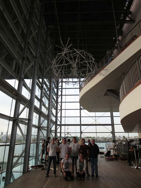 File:BLOB with team by Bernhard Sill.jpg