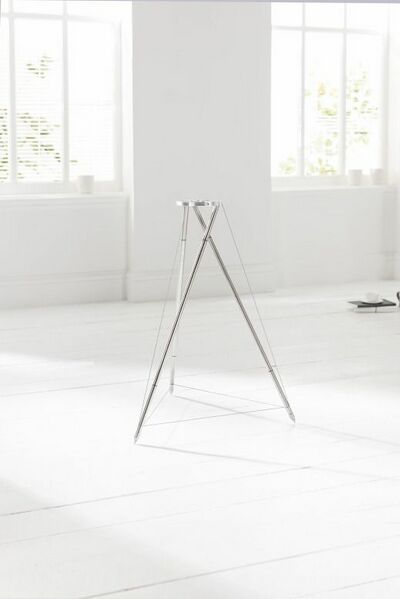 File:Q Acoustics 3 strut speaker stand bare.jpg