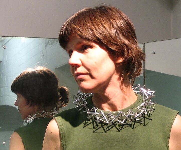 File:Tensegrity necklace.jpg