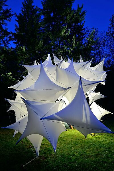 File:Underwood-Pav-Pavilion touching down2.jpg